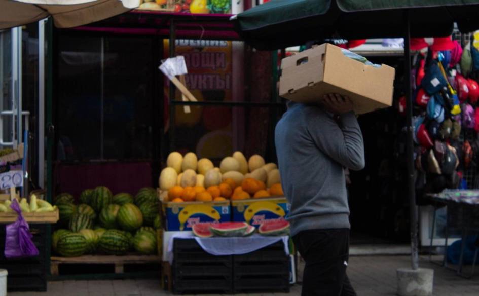 Белгородда мигрантларнинг чакана савдода ишлаши тақиқланади